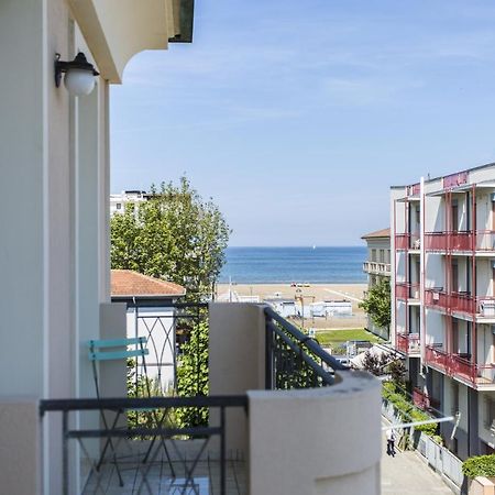 Hotel Savana Римини Экстерьер фото