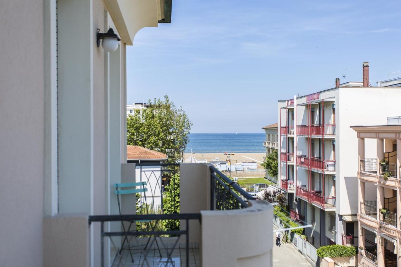 Hotel Savana Римини Экстерьер фото