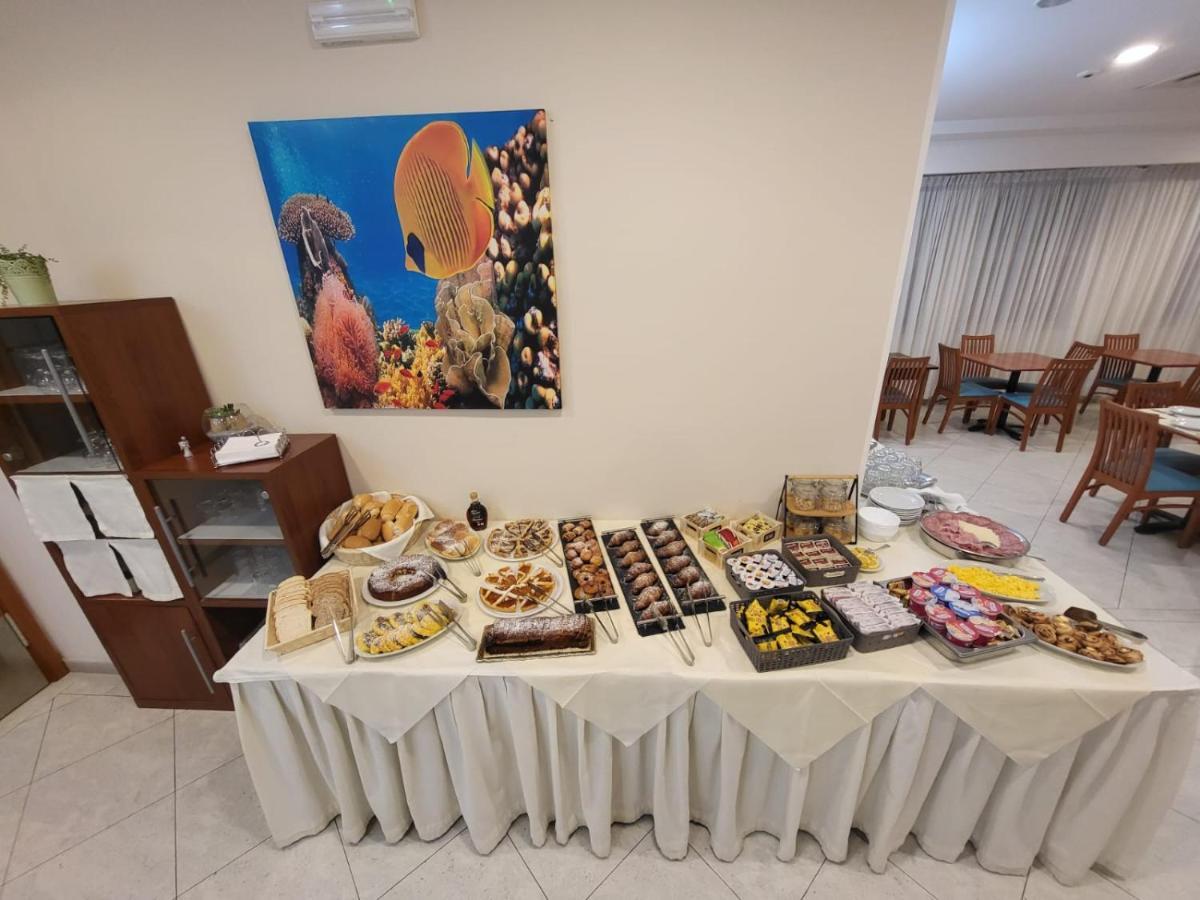Hotel Savana Римини Экстерьер фото